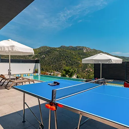 Willa Islamlar Sleeps 4 With Pool And Air Con