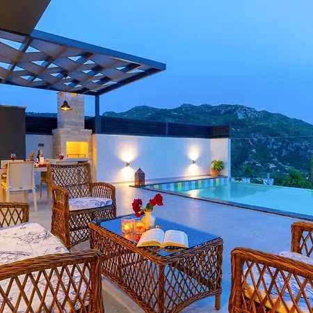Islamlar Sleeps 4 With Pool And Air Con
